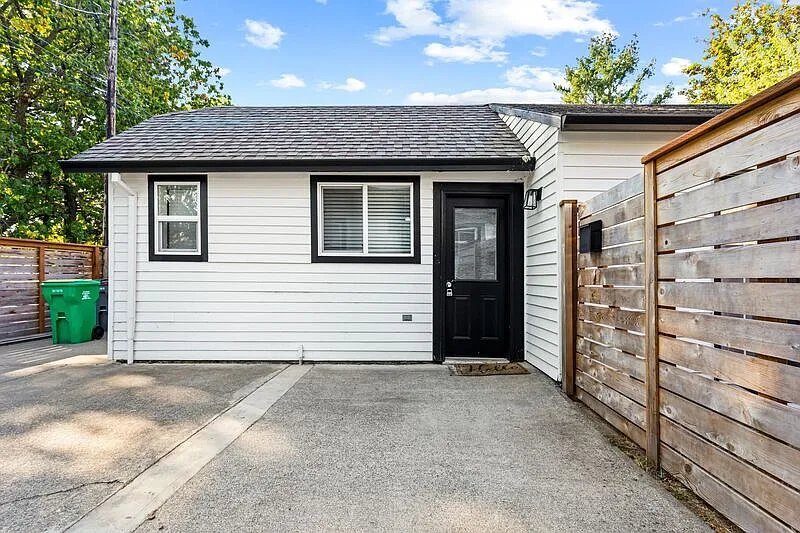 Building Photo - 6541 SE 89th Ave