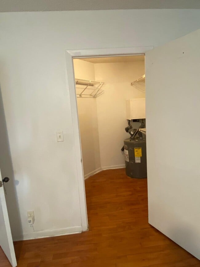 Building Photo - 8290 Lake Dr