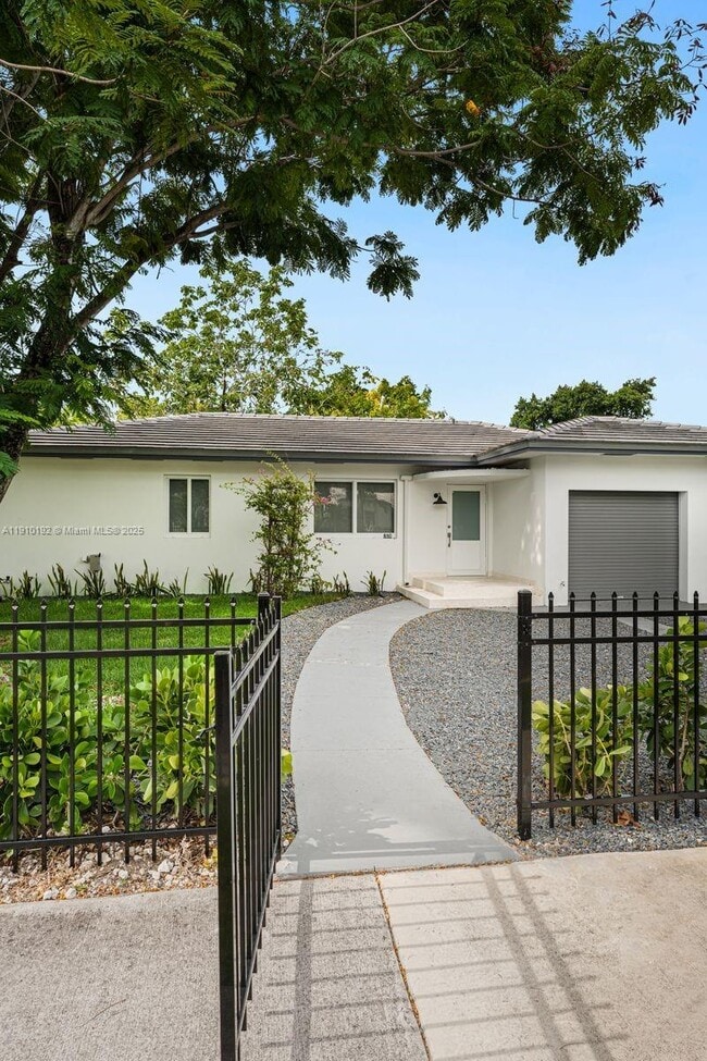 Building Photo - 810 NW 7th St