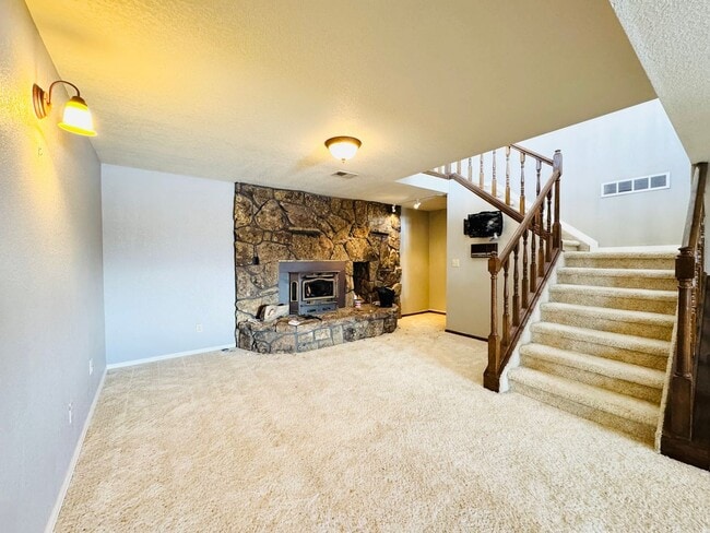 Building Photo - Beautiful Horse Property with Outbuildings in Loveland