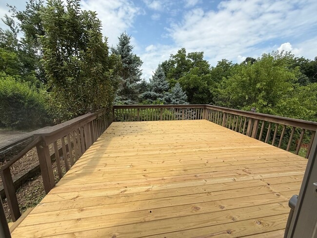 Building Photo - 4 bedroom home - Ross Township