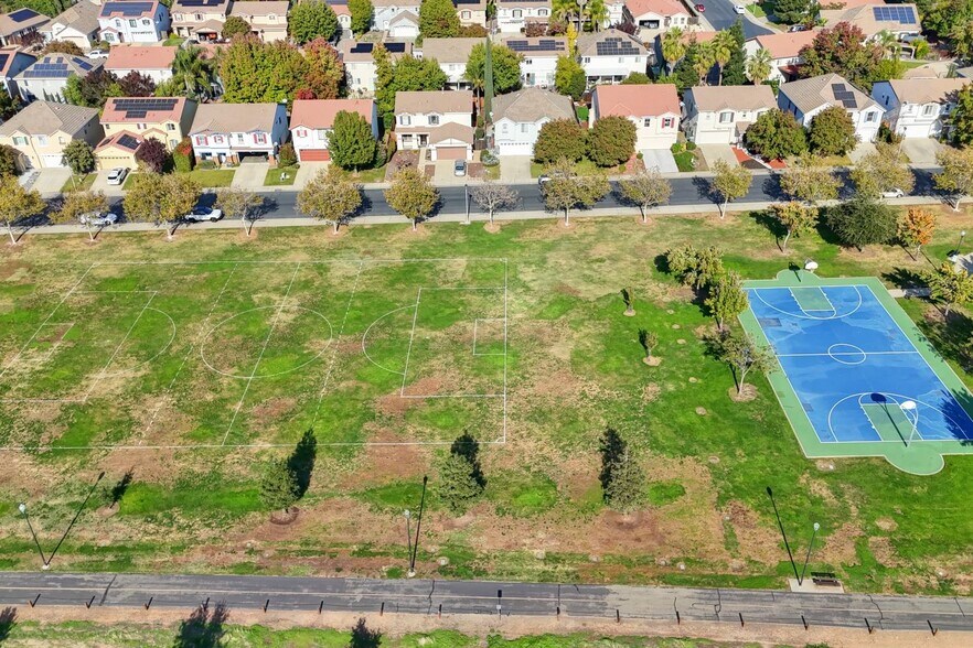 Building Photo - 6200 Crosshaven Ct