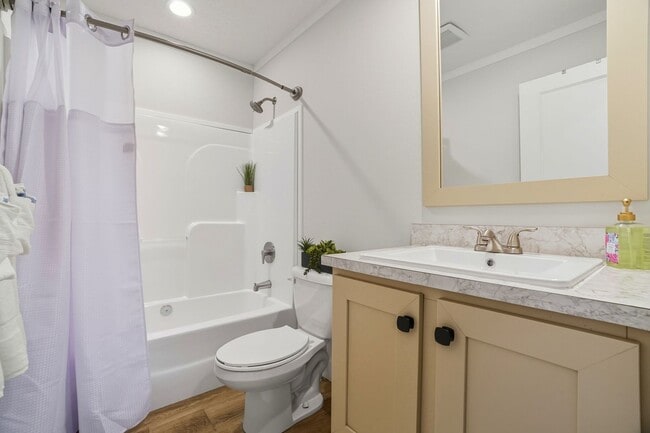 Building Photo - 2102 24th St NE