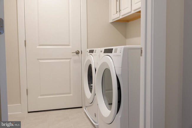 Building Photo - 210 Decoverly Dr