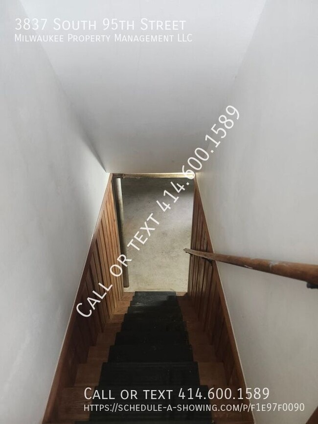 Building Photo - 3837 S 95th St