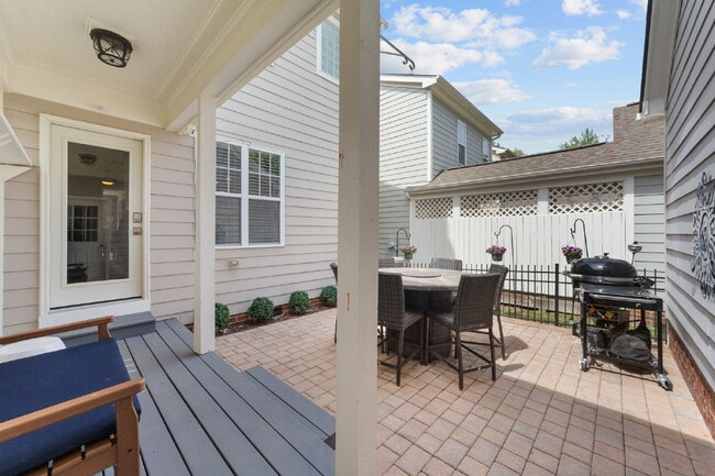 Building Photo - Charming Craftsman Home in the Heart of Apex | Renovated Kitchen, Fenced Yard, Garage & Lawn Care...