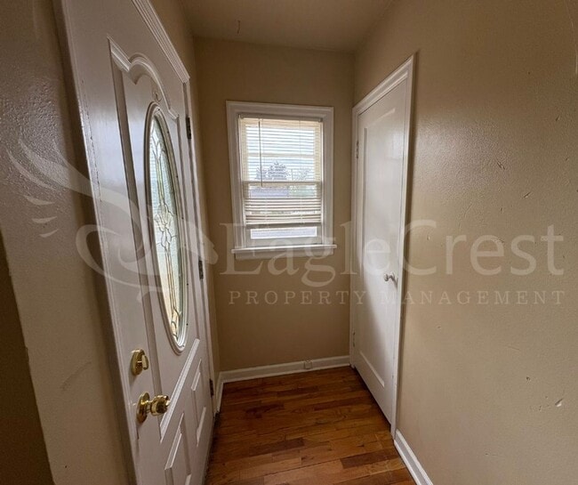 Building Photo - Three Bedroom, Two Bathroom House Located ...