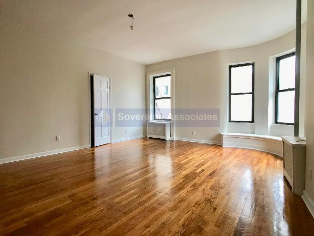 Building Photo - 240 W 104th St