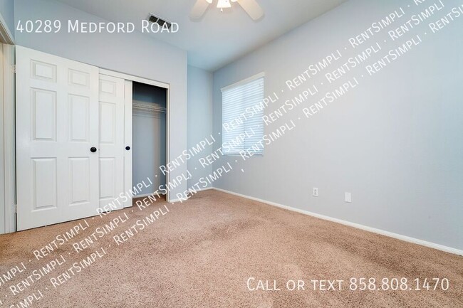 Building Photo - 40289 Medford Rd