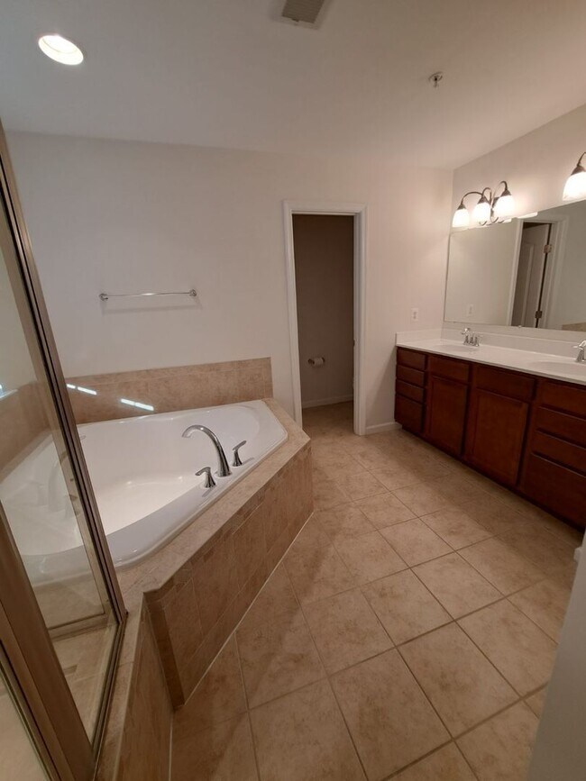 Building Photo - 17305 Madrillon Way