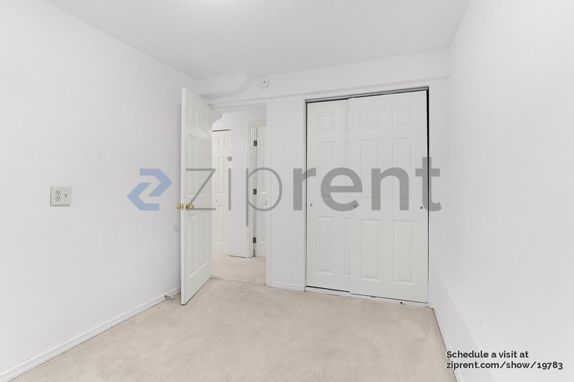 Building Photo - Unit A