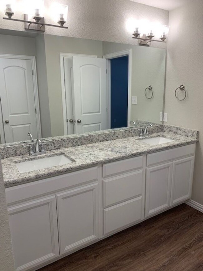 Building Photo - 1256 Trailside Dr
