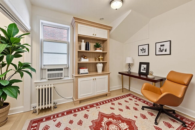 Building Photo - 2312 N Kedvale Ave