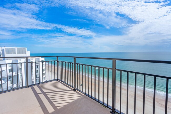 Building Photo - Stunning Oceanfront Furnished Condo in Des...