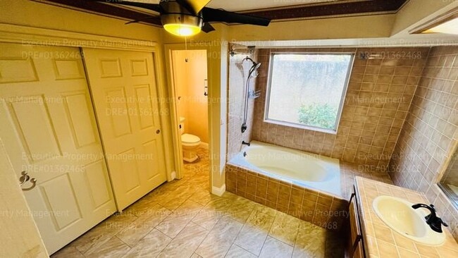 Building Photo - 3 bedroom/ 2 bathroom home located near Old River Rd/ White Ln