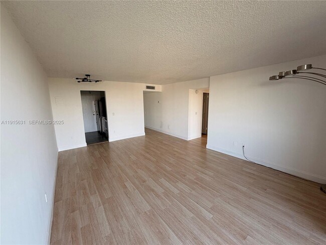 Building Photo - 2350 NE 135th St