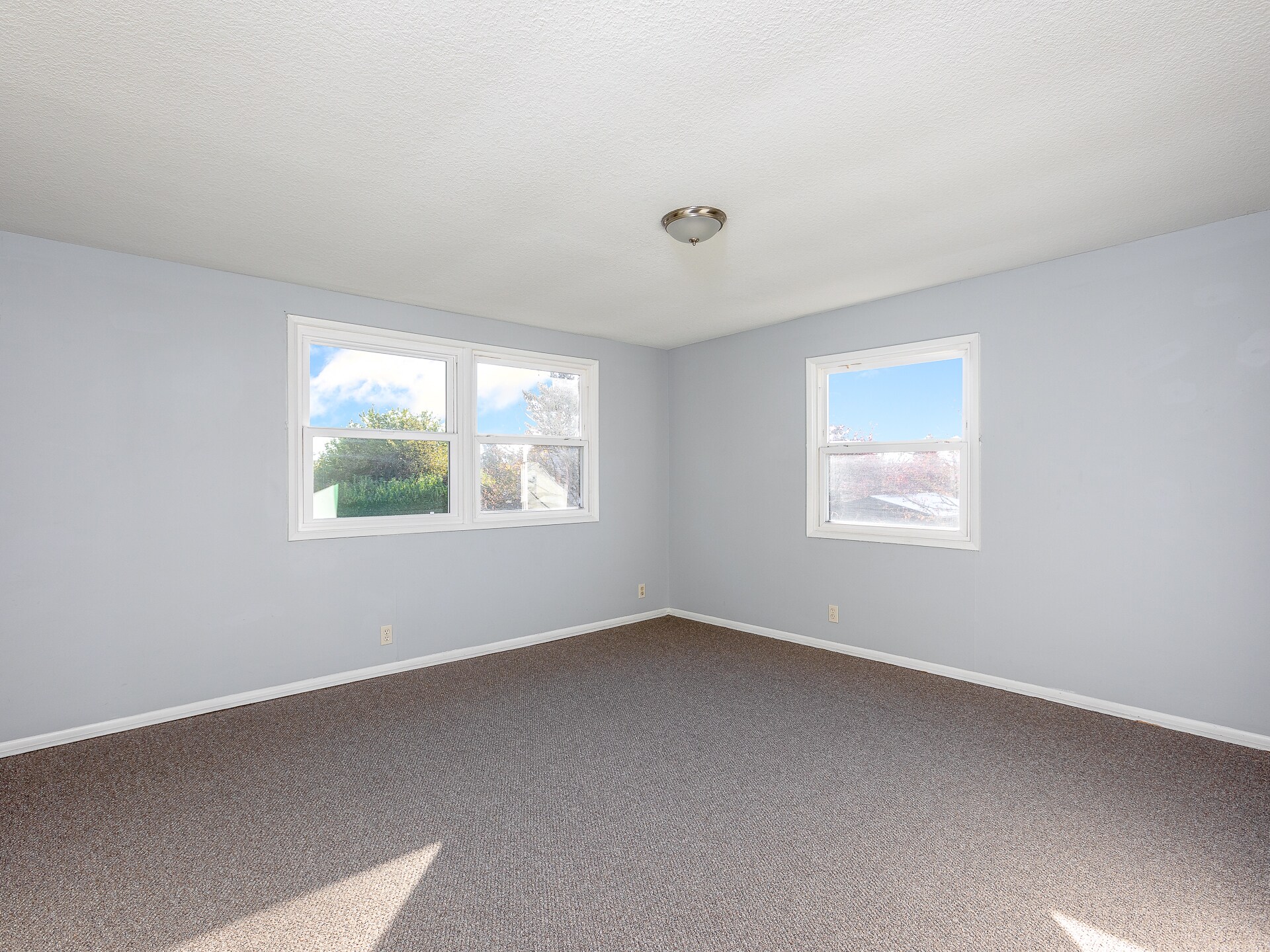 Building Photo - 540 SE 151st Ave