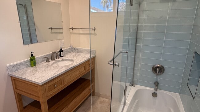 Building Photo - 257 Claremont Ave