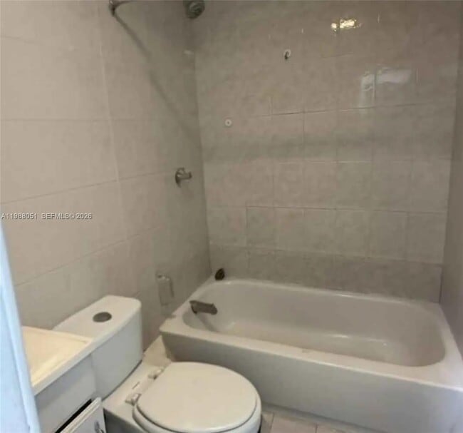 Building Photo - 2952 SW 14th St