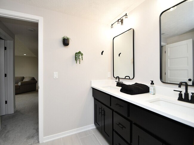 Building Photo - 5503 N 207th St