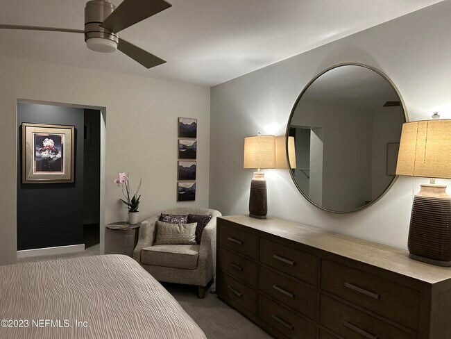 Building Photo - 937 Espinado Ave