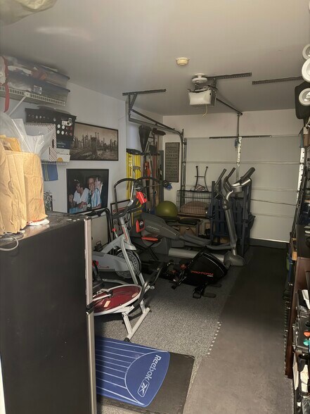 Garage - 560 Silver Sands Rd