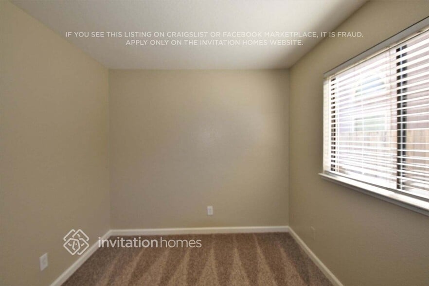 Building Photo - 5032 Laguna Park Dr