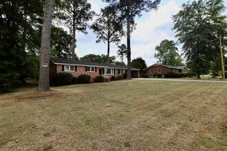 Building Photo - 1912 Dominion Dr