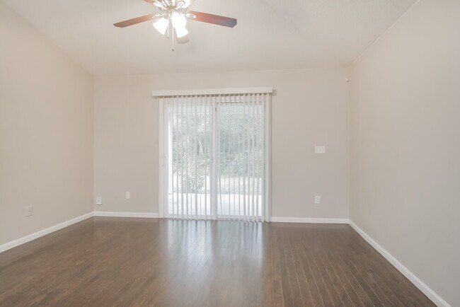 Building Photo - 174 N Aberdeenshire Dr