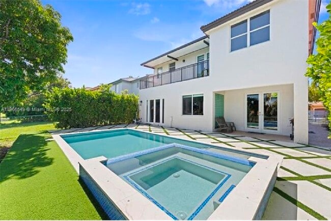 Building Photo - 13117 SW 54th Ct