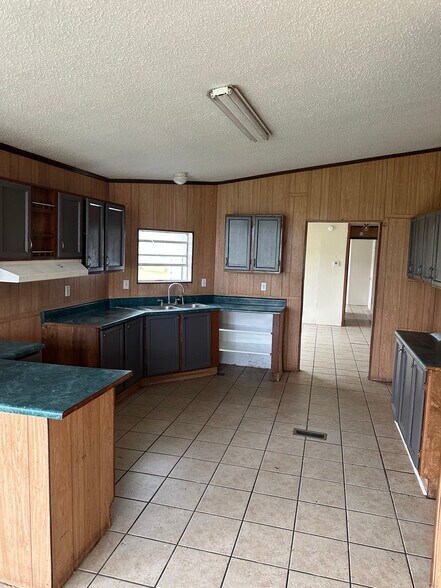 Building Photo - 375 Lorena Meadows Dr