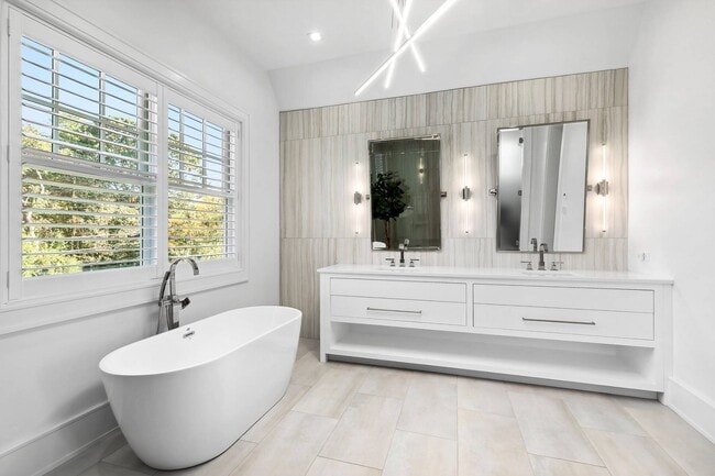 Building Photo - 173 Ferry Rd