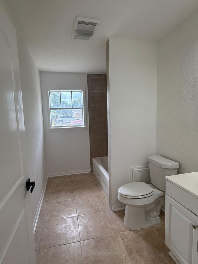 Building Photo - Gorgeous all renovated Home in Texas City,...
