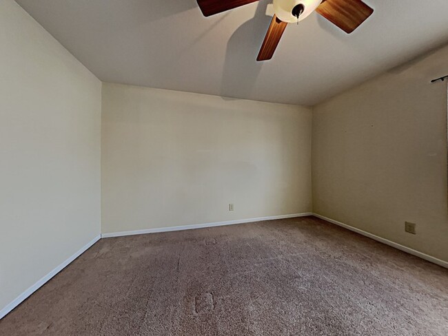 Building Photo - 3 bed 2.5 bath in Noblesville!