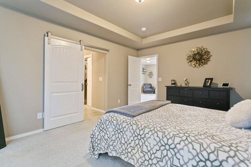 Building Photo - 5775 Thurber Dr