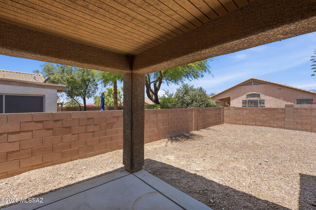 Building Photo - 8435 E Bowline Rd