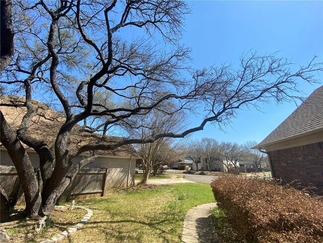 Building Photo - 15022 Galena Dr