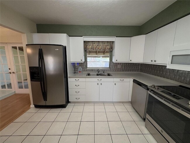 Building Photo - 1008 Lady Guinevere Dr