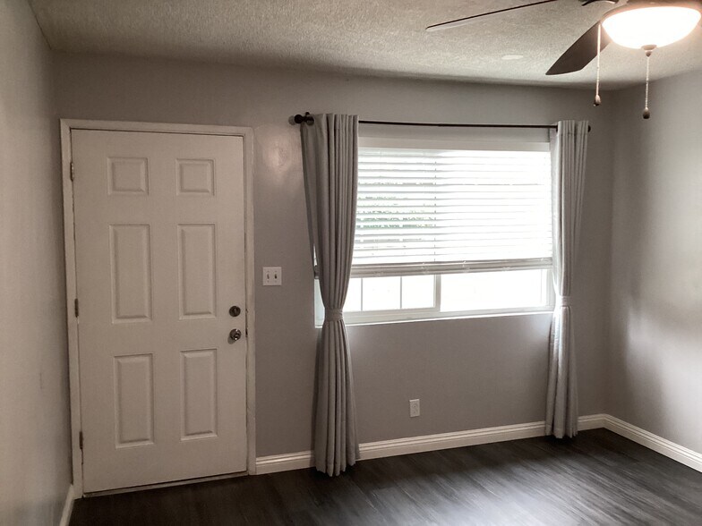 Building Photo - 248 S Vista Bonita Ave