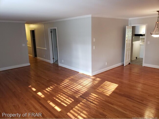 Building Photo - 311 Westview Dr