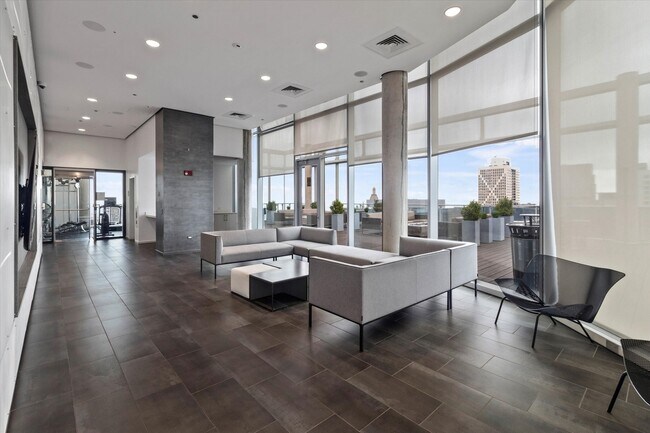 Building Photo - 600 N Fairbanks Ct