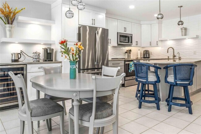 Building Photo - 105 Island Way