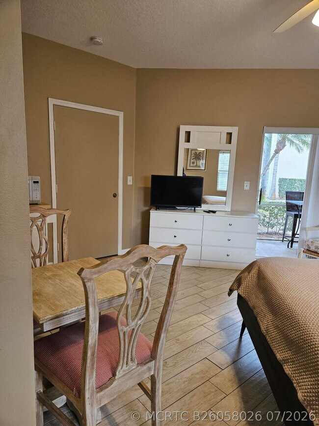Building Photo - 9931 Perfect Dr