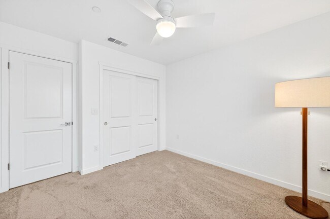 Building Photo - 317 Talus Wy S