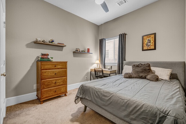 Building Photo - 2603 Hailes Ct