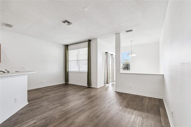 Building Photo - 571 Shoreham Ct NE