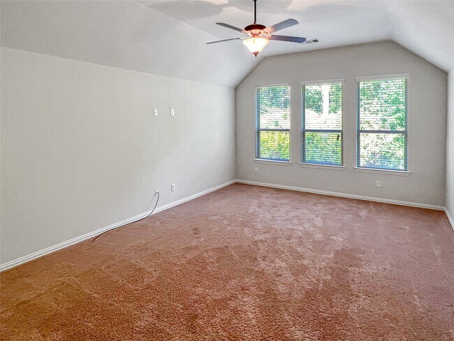 Building Photo - 25310 Evergreen Bend Dr