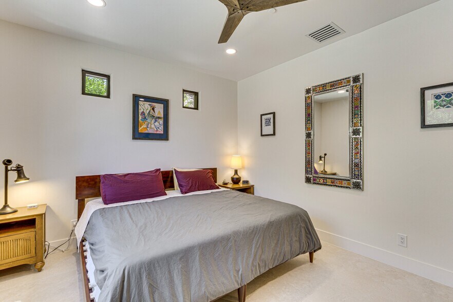 Building Photo - 2800 Cholla Pl