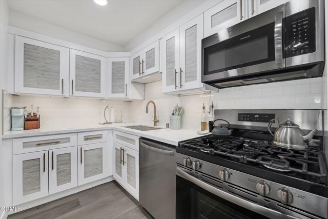 Building Photo - 660 Sunfish Way