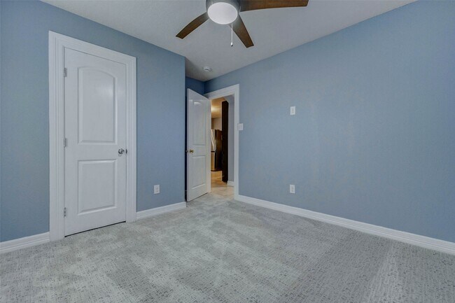 Building Photo - 7118 Karen St